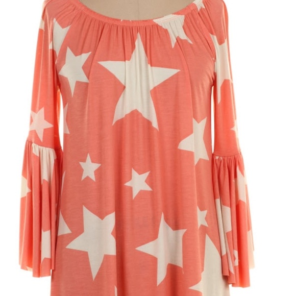BOUTIQUE Tops - **BOUTIQUE** NWT Coral Star Tunic   PLUS 3X